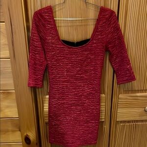 Mini Red Bodycon Dress with Scoop Neck and 3/4 Sleeves for Night Out